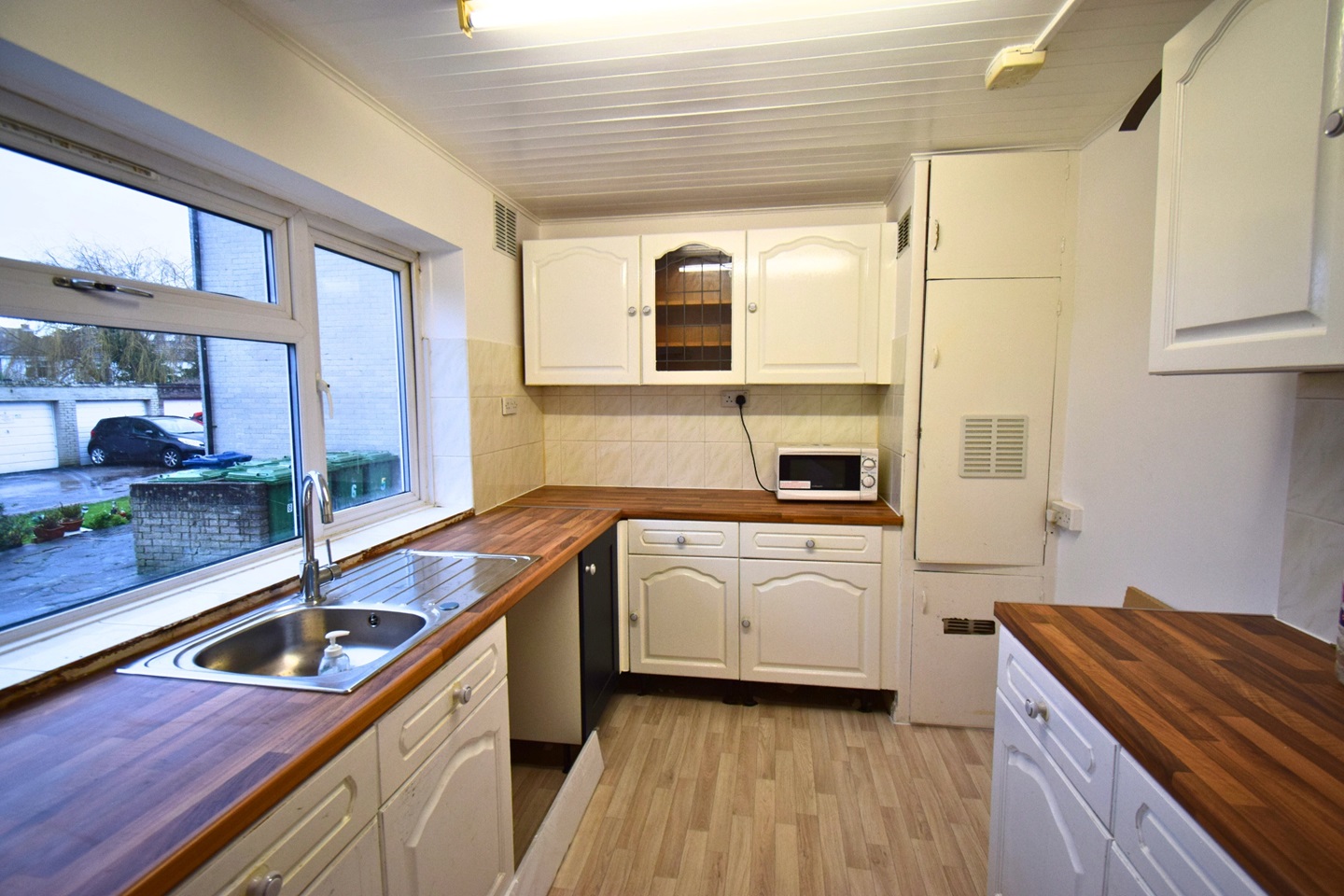 Harrow Weald, Harrow 2 Bed Flat, Leonard Court, HA3 To Rent Now for