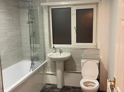 Room in a Shared Flat, Woodend Crescent, BD18