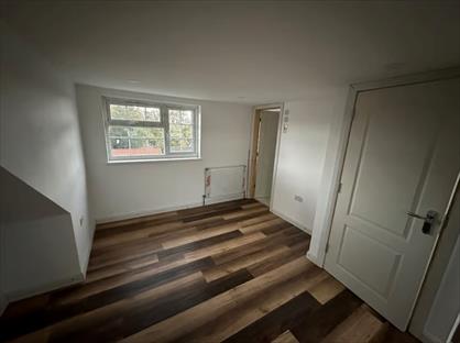 Room in a Shared House, Clifford Road, TW4