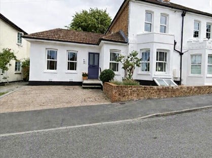1 bed flat/apartment for rent in 1 Bed Maisonette, High Path Road, GU1