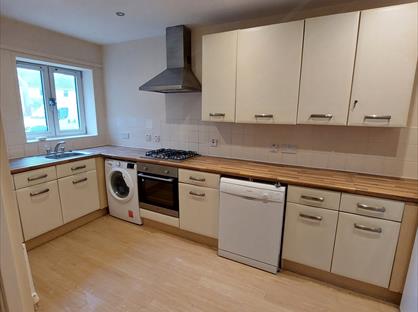 3 Bed Semi-Detached House, Rowlett Road, NN17