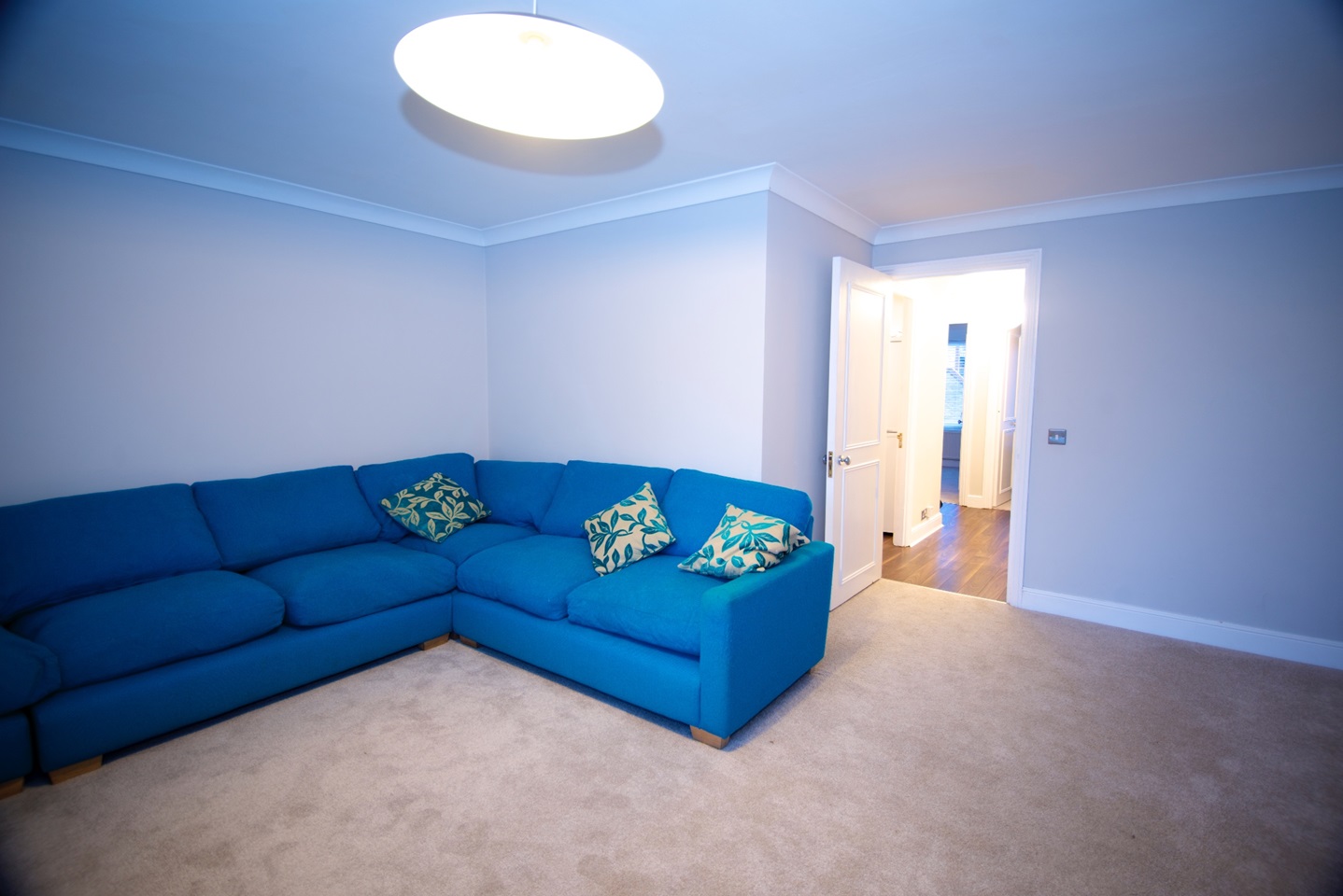 London 2 Bed Flat, Nairn Court, SW19 To Rent Now for £1,580.00 p/m