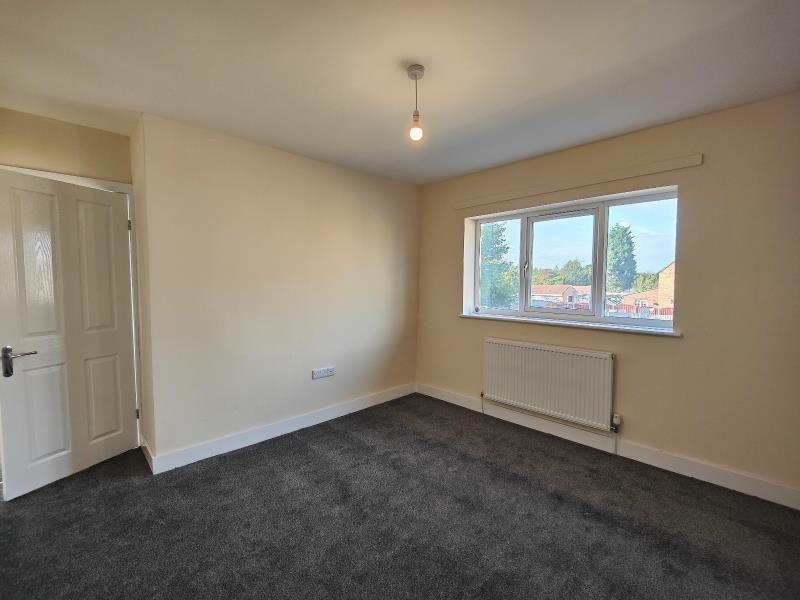 Dunscroft, Doncaster 3 Bed SemiDetached House, Broadway, DN7 To Rent Now for £795.00 p/m