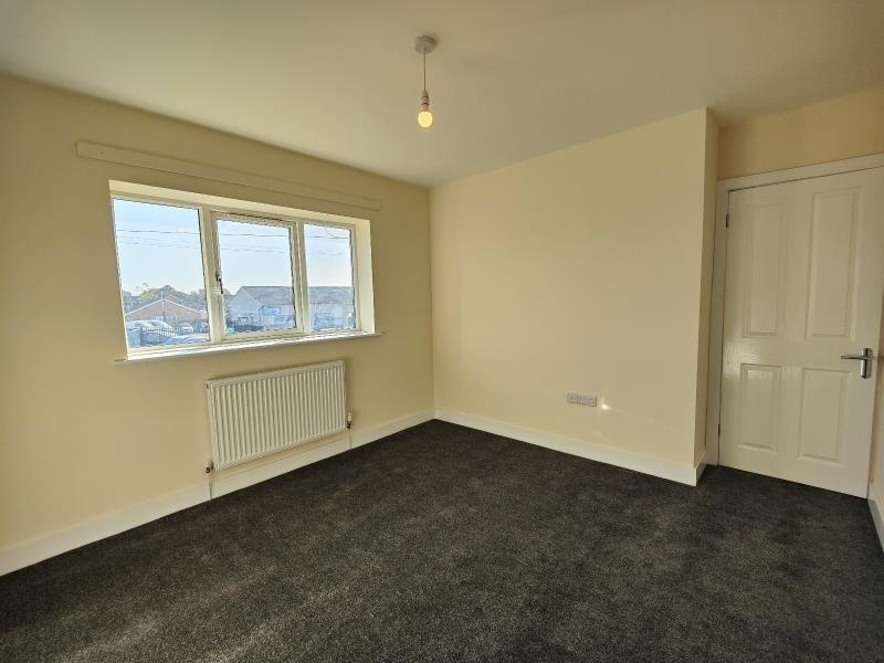 Dunscroft, Doncaster 3 Bed SemiDetached House, Broadway, DN7 To