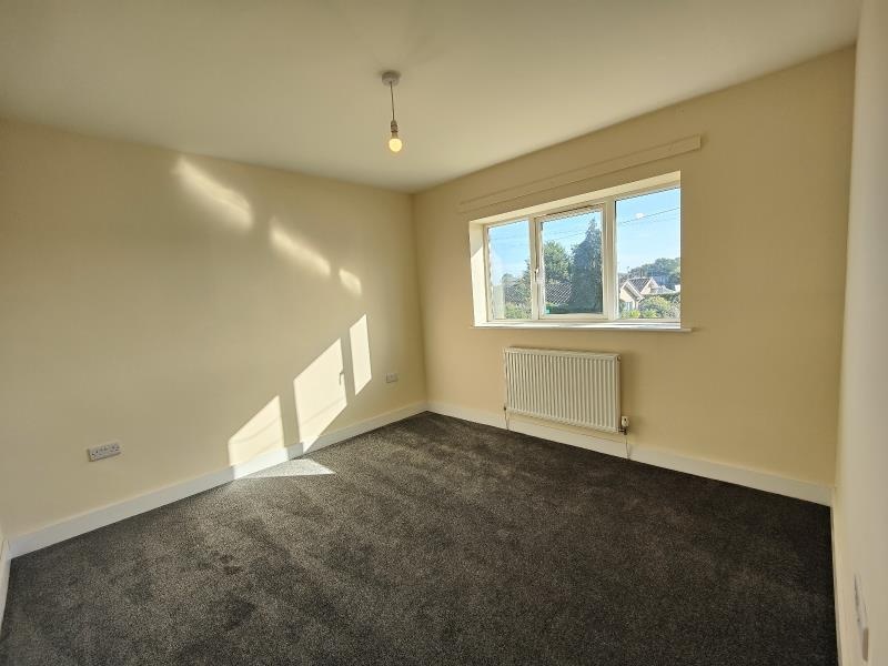 Dunscroft, Doncaster 3 Bed SemiDetached House, Broadway, DN7 To