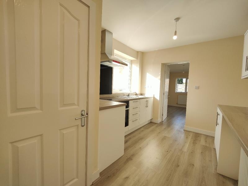 Dunscroft, Doncaster 3 Bed SemiDetached House, Broadway, DN7 To Rent Now for £795.00 p/m