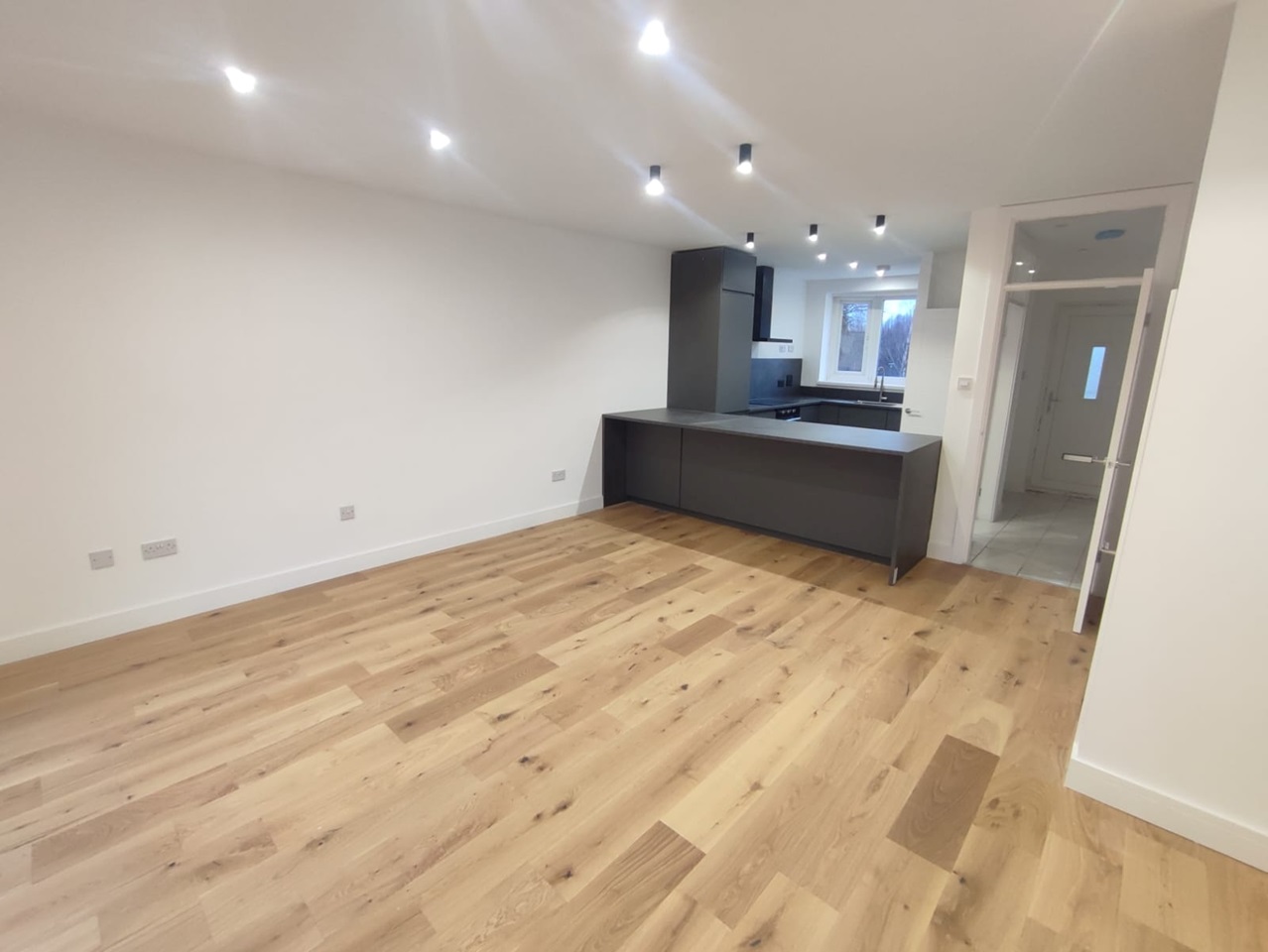 3 Bed Semi-Detached House, Dalton Street, M40