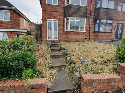 3 Bed Semi-Detached House, Watsons Green Road, DY2