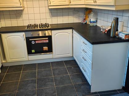 5 Bed Semi-Detached House, St Agnes Road, DN4