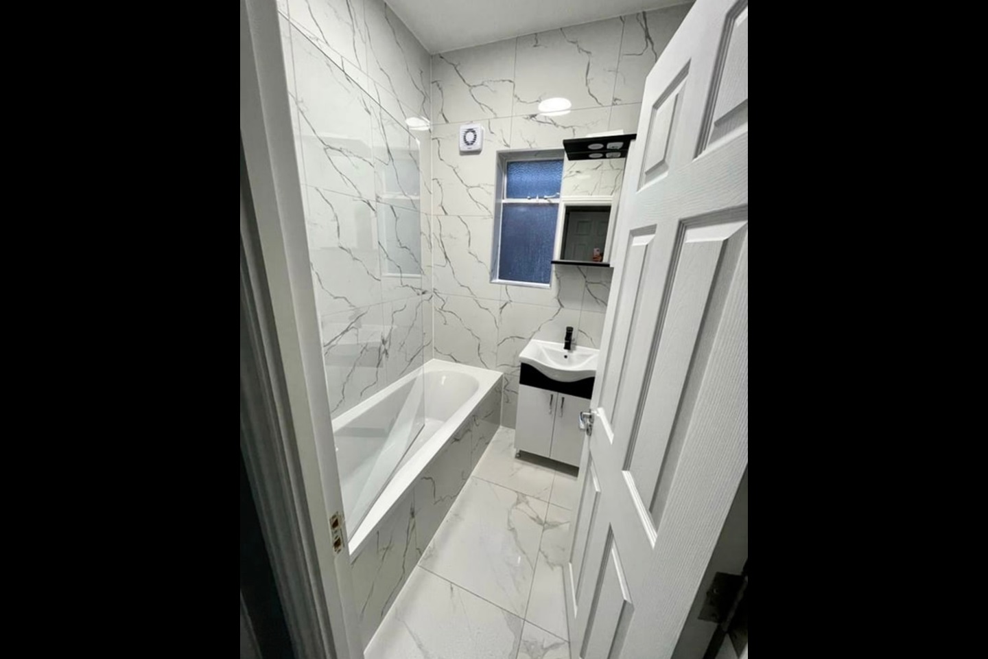 London Room in a Shared House, Gladstone Avenue, N22 To Rent Now