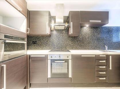 2 Bed Flat, Knollys Road, SW16