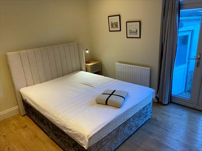 5 Bed Semi-Detached House, Carlton Road, DA8