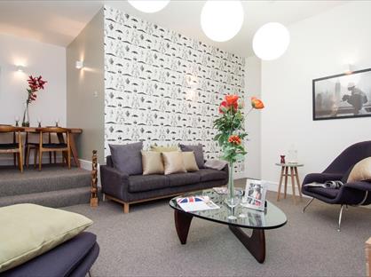 2 Bed Flat, Lexham Gardens, W8