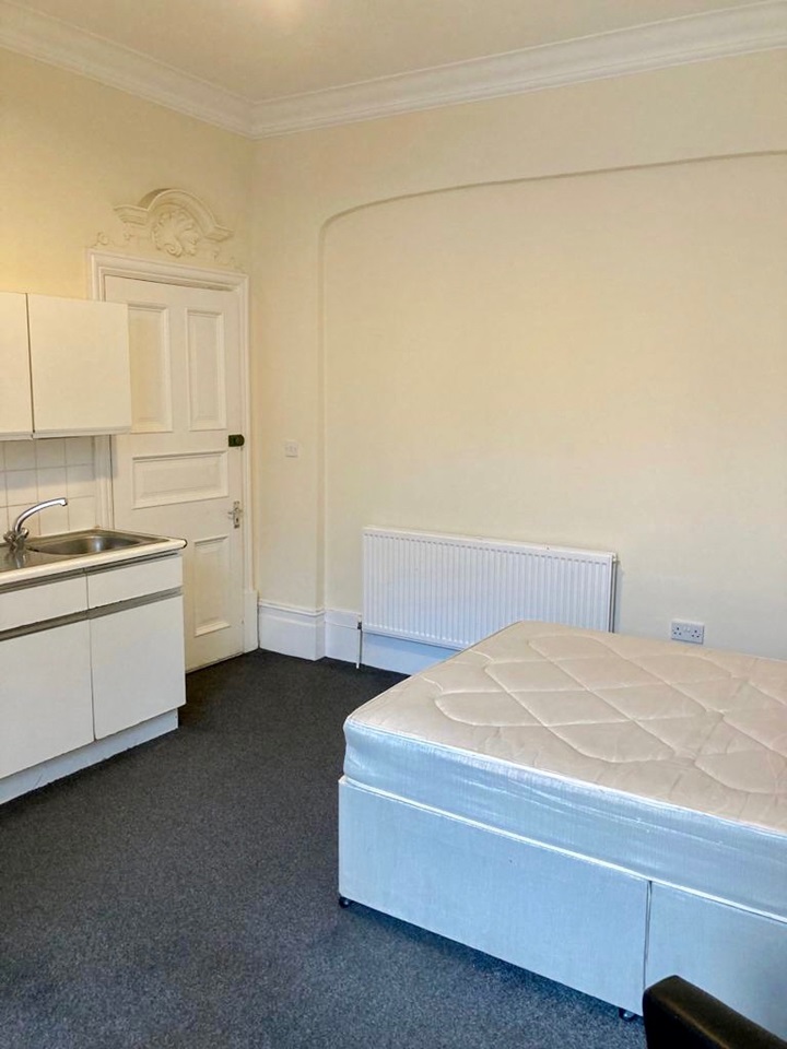 London Studio Flat, Willesden Green, NW2 To Rent Now for £1,280.46 p/m
