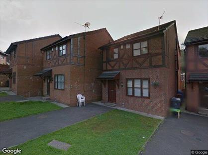 3 Bed Detached House, Laurel Bank Gardens, M9