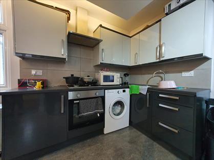 3 Bed Flat, Colina Mews, N15
