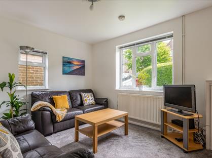 5 Bed Semi-Detached House, Hillside, BN2