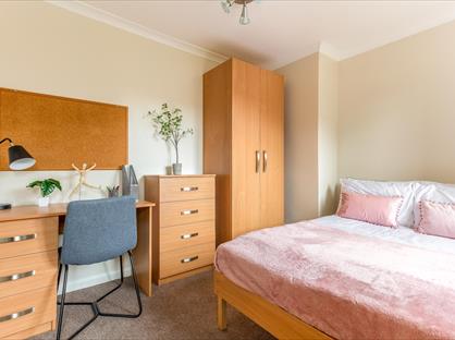 6 Bed Terraced House, The Crescent, BN2