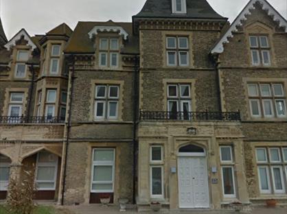 2 Bed Flat, The Towers, CO15