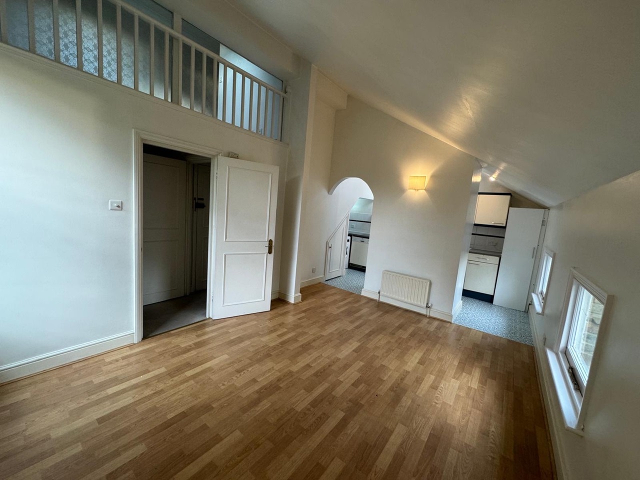 Hampton Wick 2 Bed Flat, Hampton Wick, KT1 To Rent Now for £1,850.