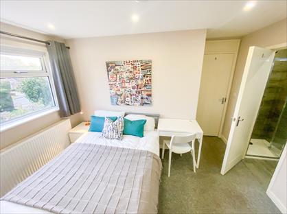 Room in a Shared House, Maple Road, RH1