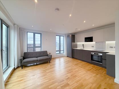 2 Bed Flat, York Road, SW11