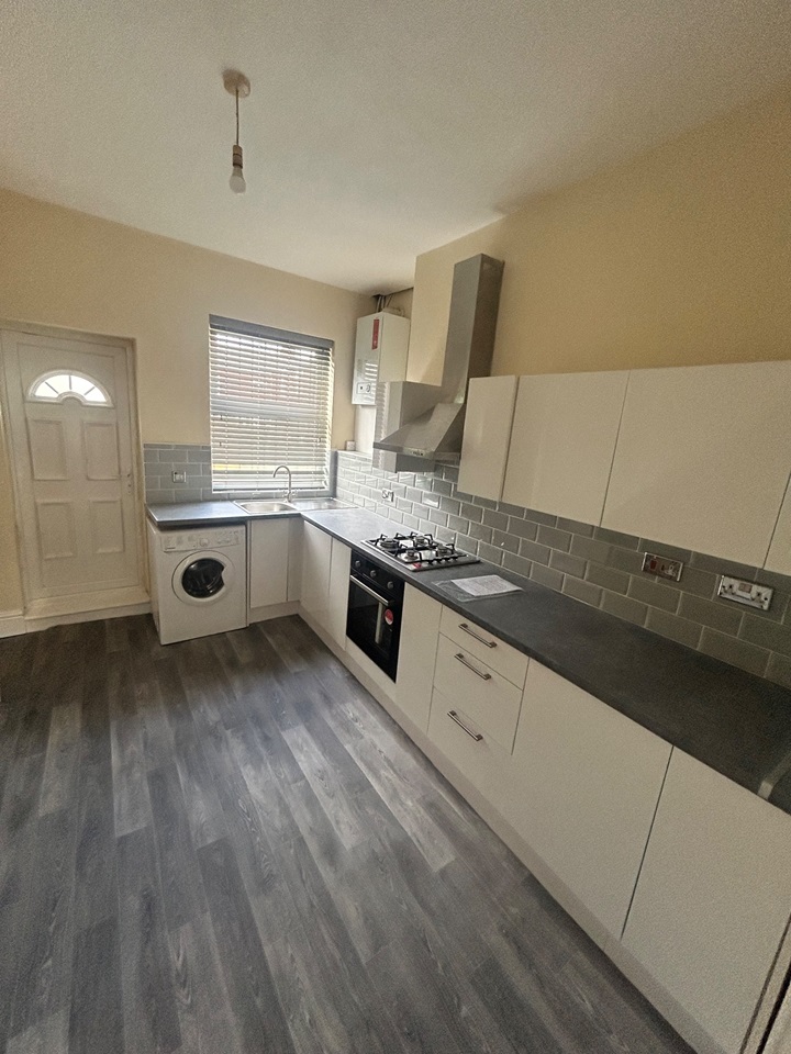 Manchester 2 Bed End Terrace, Friendship Avenue, M18 To Rent Now for £950.00 p/m