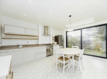 4 Bed Terraced House, Durnsford Avenue, SW19
