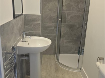 Room in a Shared House, Church Street, S80