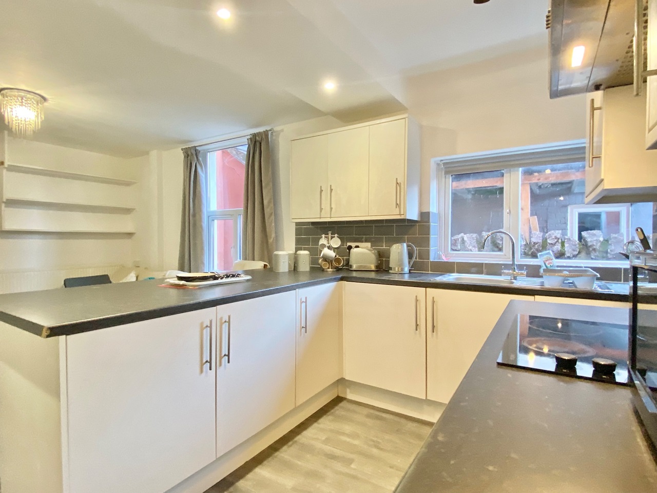 Dinas Powys 1 Bed Flat, Cardiff Road, CF64 To Rent Now for £800.00 p/m