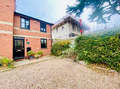 2 bed terraced house for rent in 2 Bed Terraced House, Portland Place West, CV32