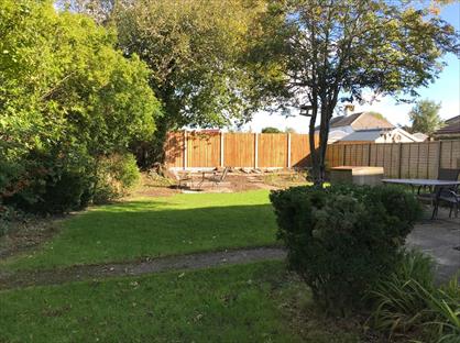 3 Bed Semi-Detached House, Sealand Avenue, CH5