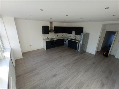 1 Bed Flat, Streatham High Road, SW16