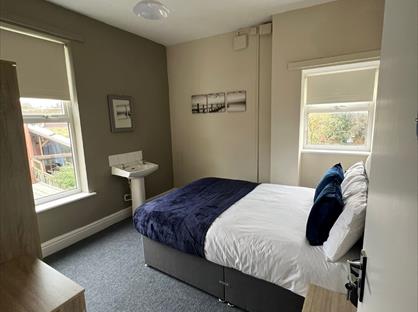 Room in a Shared House, Market Street, S80