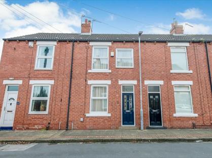 3 Bed Terraced House, Hope Street West, WF10