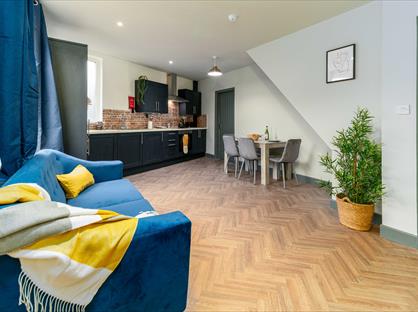 Room in a Shared House, Curzon Road, BL1