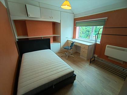 Room in a Shared House, Brabazon Road, BS34