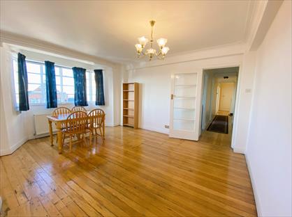 2 Bed Flat, The High, SW16