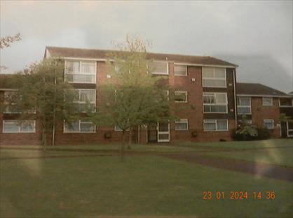 2 Bed Flat, Langley, SL3