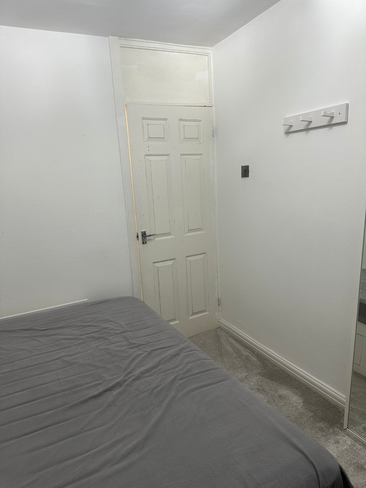 Dagenham Room in a Shared House, Beam Avenue, RM10 To Rent Now for