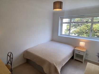 Room in a Shared House, Marryat House, SW1V