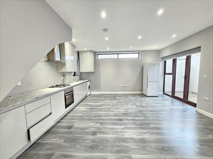 2 Bed Flat, Hermit Road, E16