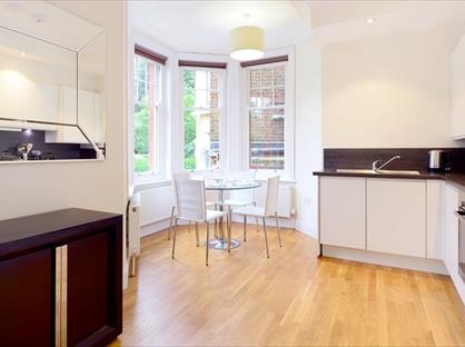 1 Bed Flat, Hamlet Gardens, W6
