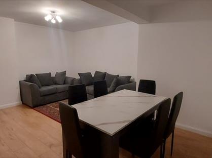 Room in a Shared Flat, Smithwood Close, SW19