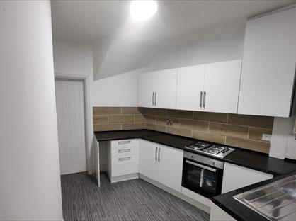 4 Bed Terraced House, St. John Street, OL13