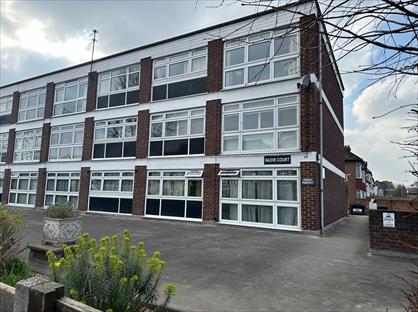 2 Bed Flat, Nadir Court, E11