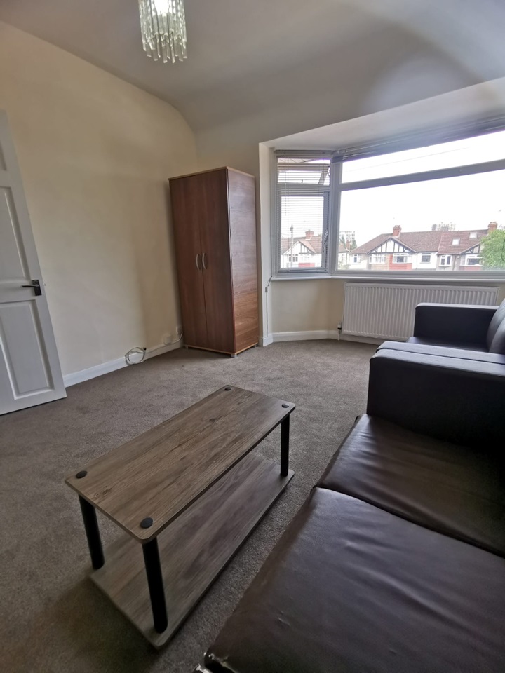 Northolt 1 Bed Flat, The Fairway, UB5 To Rent Now for £1,400.00 p/m