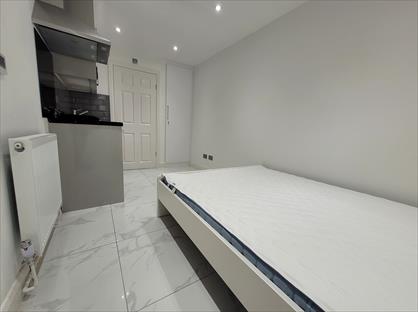 Studio Flat, The Highway, BR6