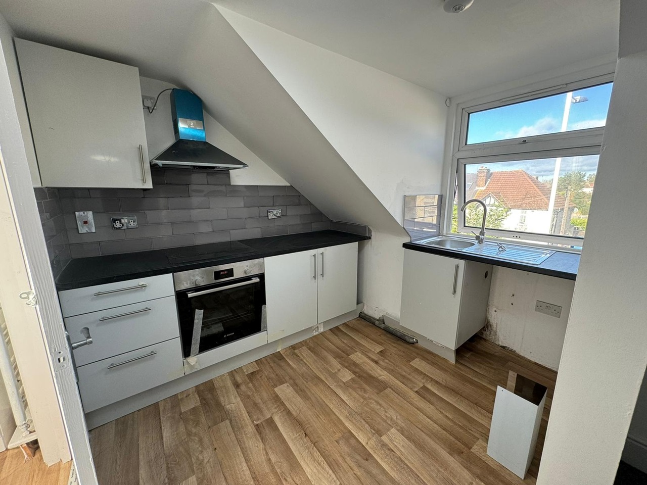 Romford Studio Flat, Heath Park Road, RM2 To Rent Now for £1,100.00 p/m