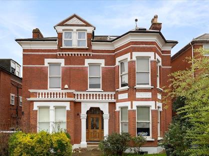 2 Bed Flat, Hermitage Road, SE19